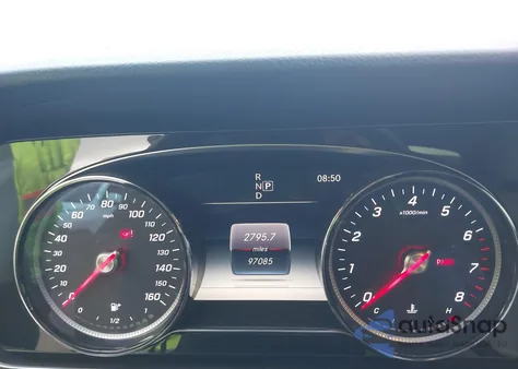 2019 Mercedes-Benz E 300 z USA, uszkodzony, nr VIN WDDZF4JB0KA583668